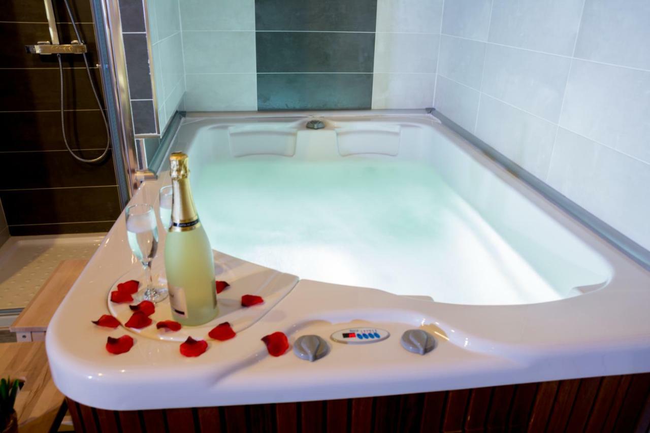 Tantra Love Lancharejo Ngoại thất bức ảnh